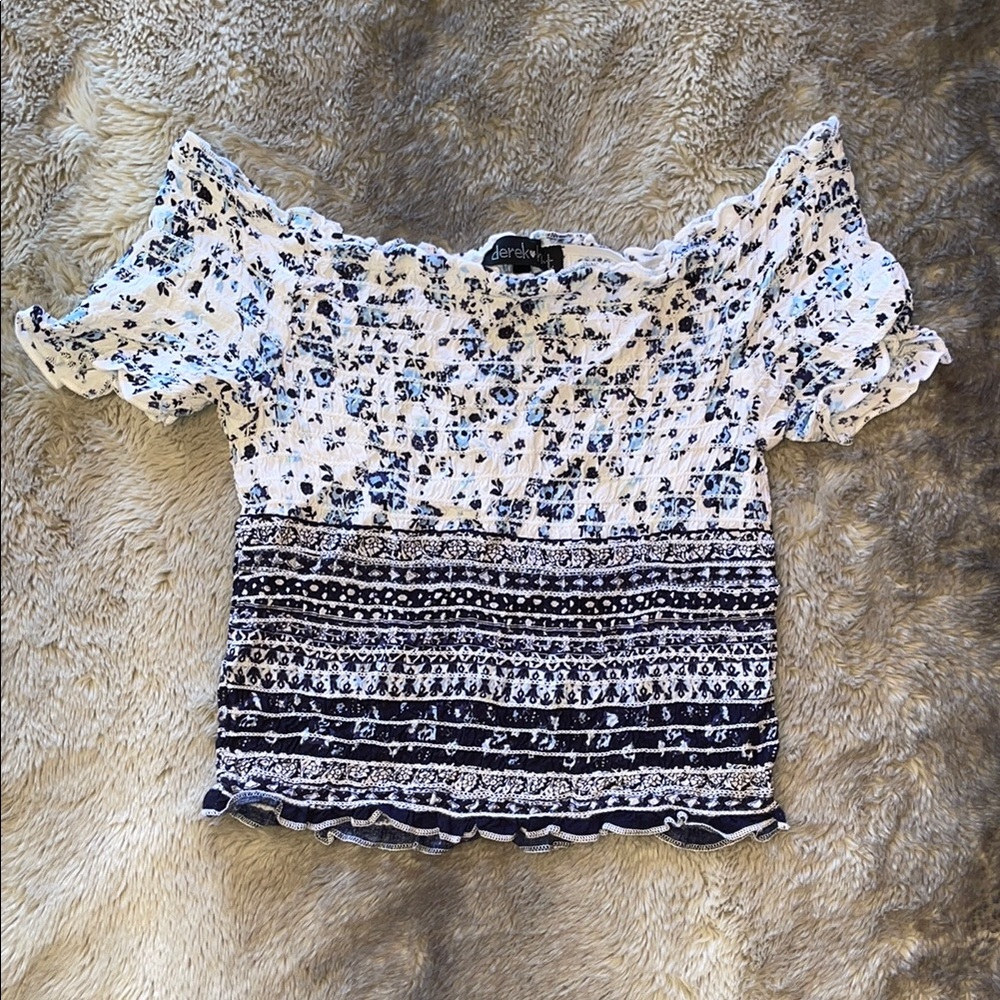 Blue & White Floral Off-Shoulder Crop Top 🪻